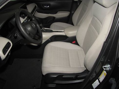 Certified 2025 Honda HR-V LX image 8