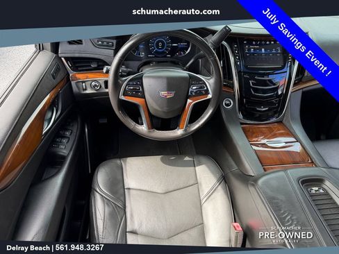 Used 2018 Cadillac Escalade ESV Luxury RWD image 13
