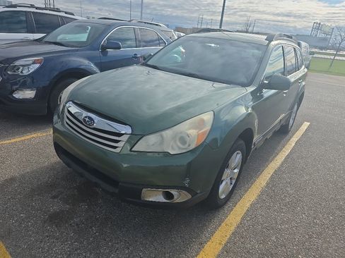 Used 2010 Subaru Outback 2.5i Premium AWD/4WD image 6