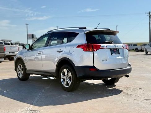Used 2015 Toyota RAV4 XLE FWD image 5