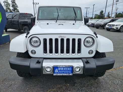 Used 2017 Jeep Wrangler Unlimited Sahara AWD/4WD image 7