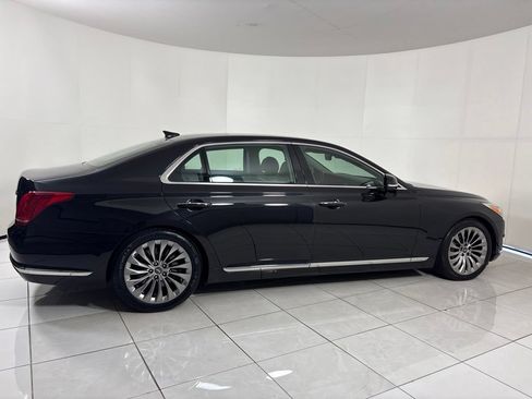 Used 2018 Genesis G90 3.3T Premium RWD image 6