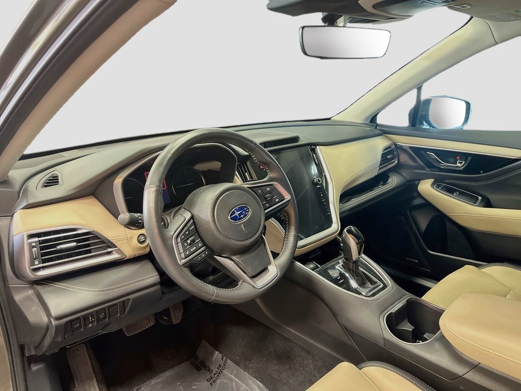 Used 2025 Subaru Outback Limited AWD/4WD image 9