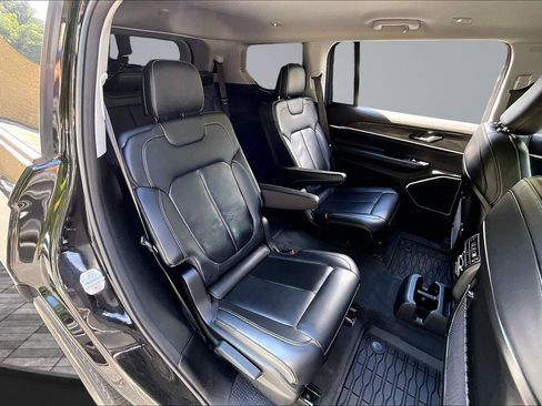 Certified 2021 Jeep Grand Cherokee L Limited AWD/4WD image 27