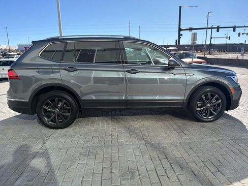 Certified 2022 Volkswagen Tiguan SE w/ Panoramic Sunroof Package image 8