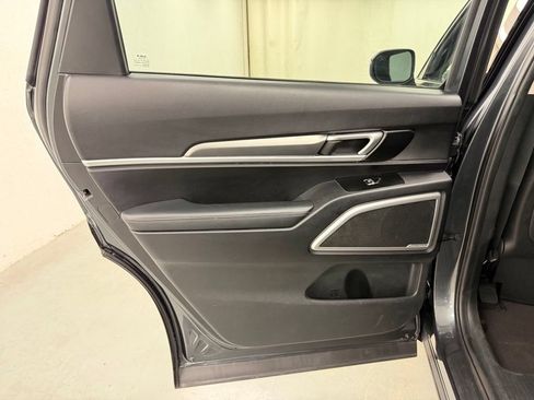 Used 2022 Kia Telluride S FWD image 18