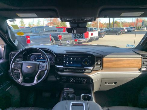 Certified 2022 Chevrolet Silverado 1500 High Country w/ High Country Premium Package image 33