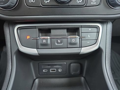 Used 2024 GMC Terrain SLT w/ Infotainment Package II AWD/4WD image 20