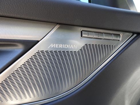 Certified 2025 Jaguar F-PACE R-Dynamic S image 17