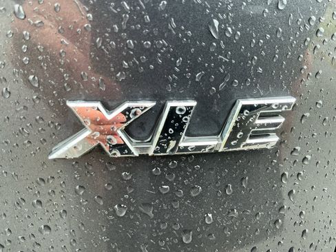 Used 2021 Toyota RAV4 XLE FWD image 20