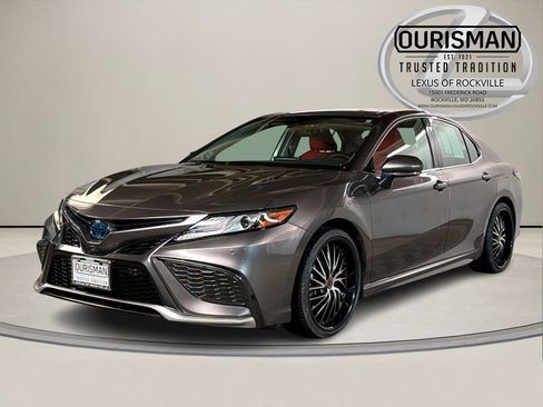 Used 2022 Toyota Camry XSE w/ Navigation Upgrade Package image 2