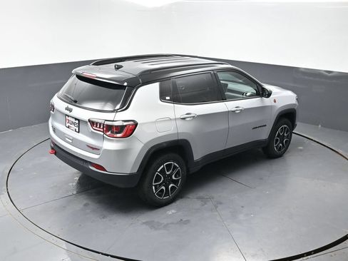 Used 2025 Jeep Compass Trailhawk AWD/4WD image 43