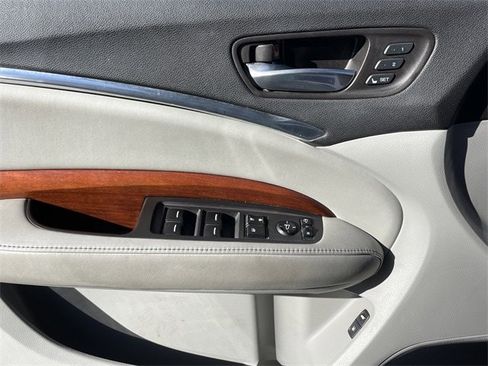 Used 2017 Acura MDX SH-AWD image 24