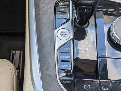 Used 2021 BMW X7 xDrive40i w/ Premium Package image 29