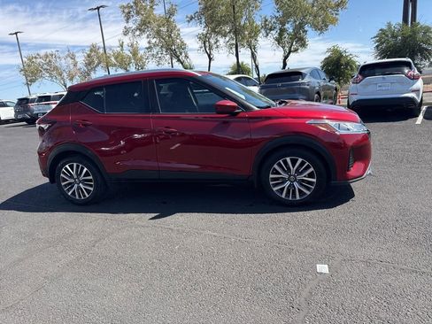Used 2021 Nissan Kicks SV FWD image 7