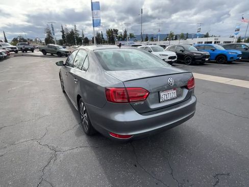 Used 2013 Volkswagen Jetta SEL Premium image 7