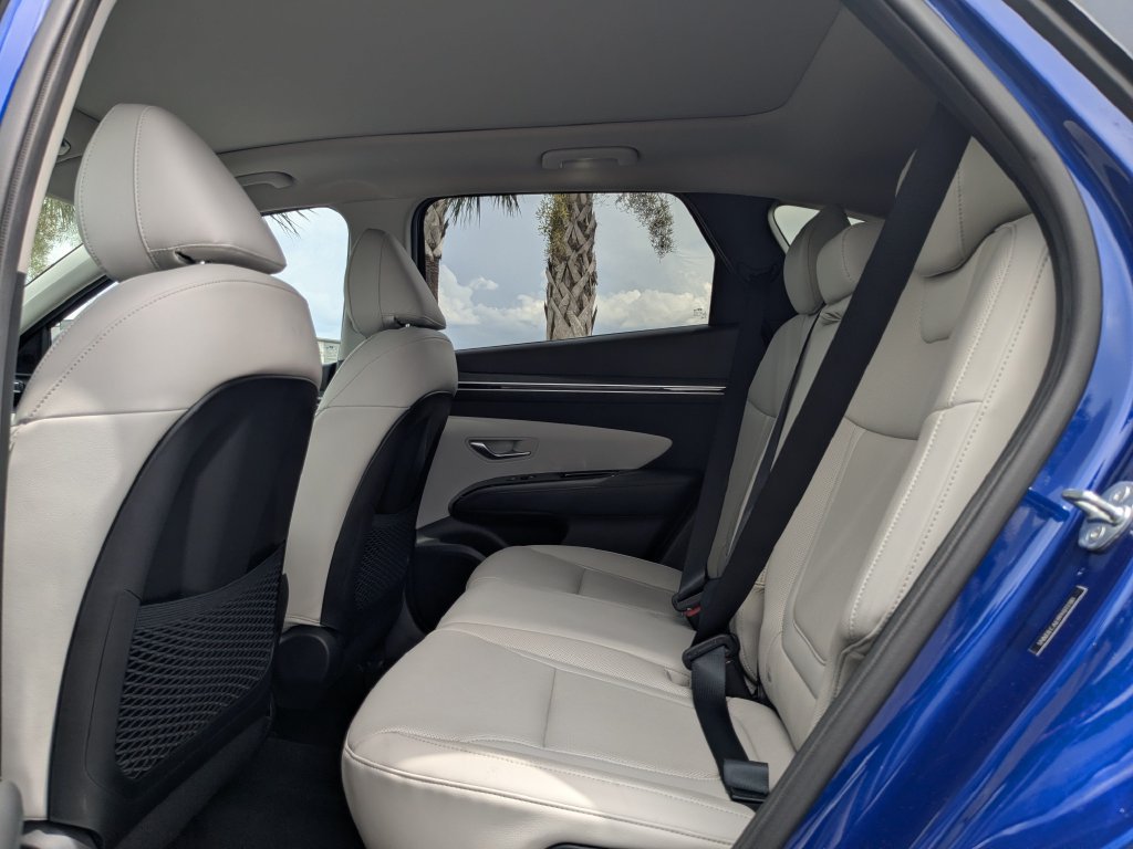 Used 2023 Hyundai Tucson Limited AWD/4WD image 16