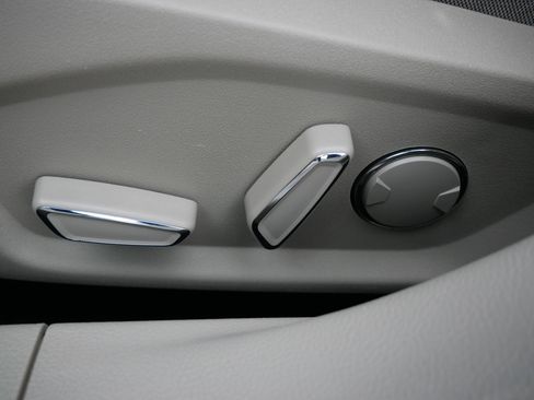 Used 2019 Ford Fusion SE image 19