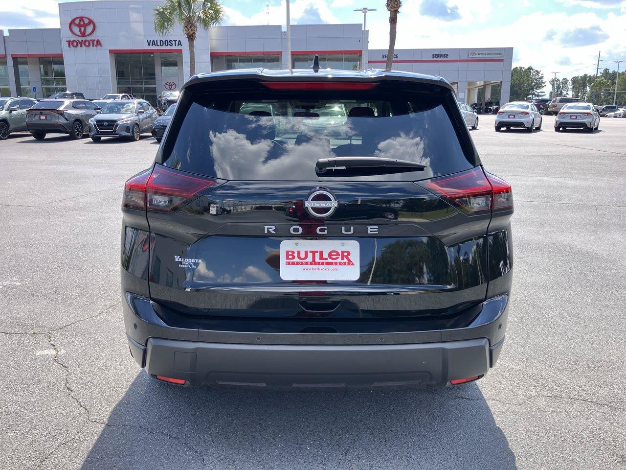 Used 2026 Nissan Rogue S FWD image 4