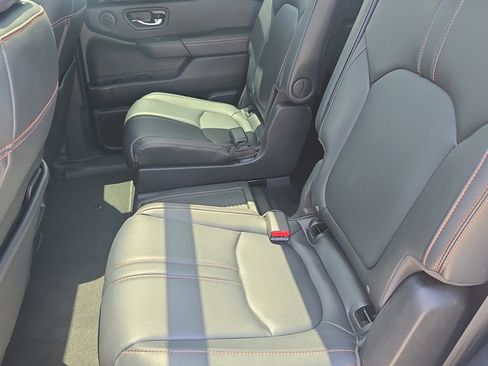 Used 2023 Honda Pilot TrailSport image 25