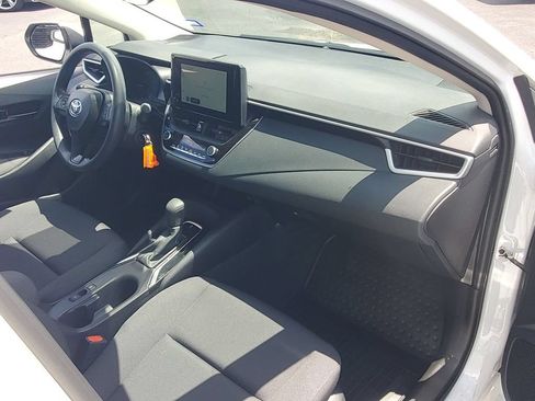 Used 2025 Toyota Corolla LE FWD image 28