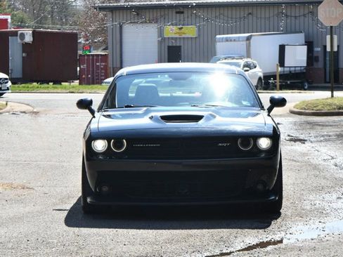 Used 2018 Dodge Challenger SRT w/ Technology Group image 2