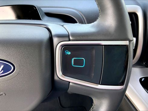 Used 2025 Ford Expedition Active AWD/4WD image 22