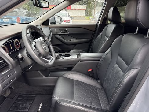 Used 2023 Nissan Rogue Platinum w/ Platinum Premium Package FWD image 9