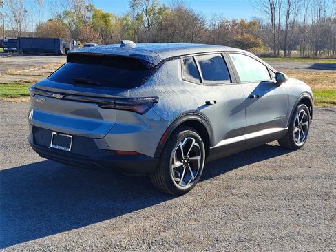 New 2026 Chevrolet Equinox EV LT w/ Comfort Package image 3