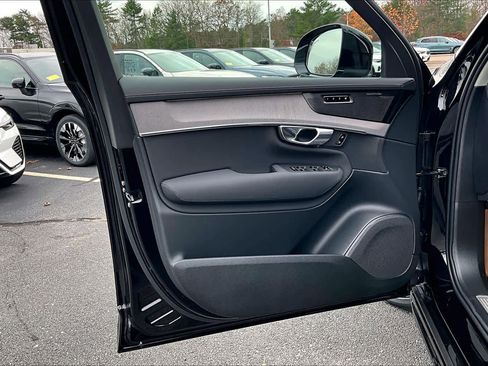 New 2026 Volvo XC90 B6 Ultra w/ Protection Package image 11