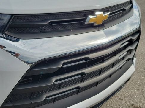 Used 2022 Chevrolet TrailBlazer LT w/ Confidence II Package FWD image 7