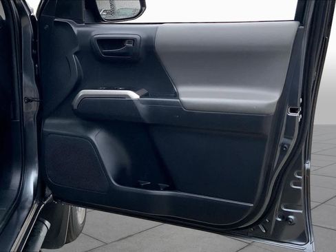Used 2022 Toyota Tacoma SR5 RWD image 22