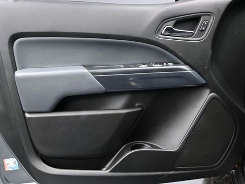 Used 2019 Chevrolet Colorado Z71 AWD/4WD image 18