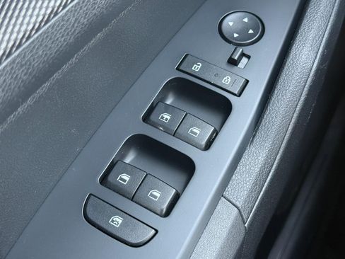 Used 2025 Kia Sportage LX image 21