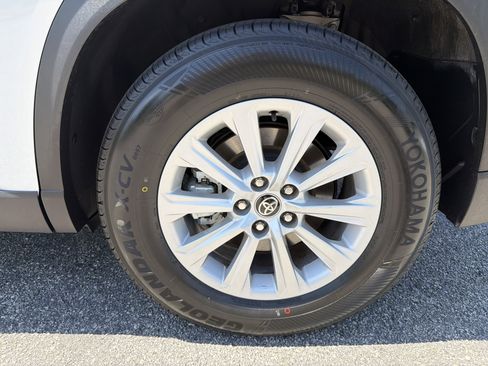 Certified 2025 Toyota Grand Highlander FWD image 31