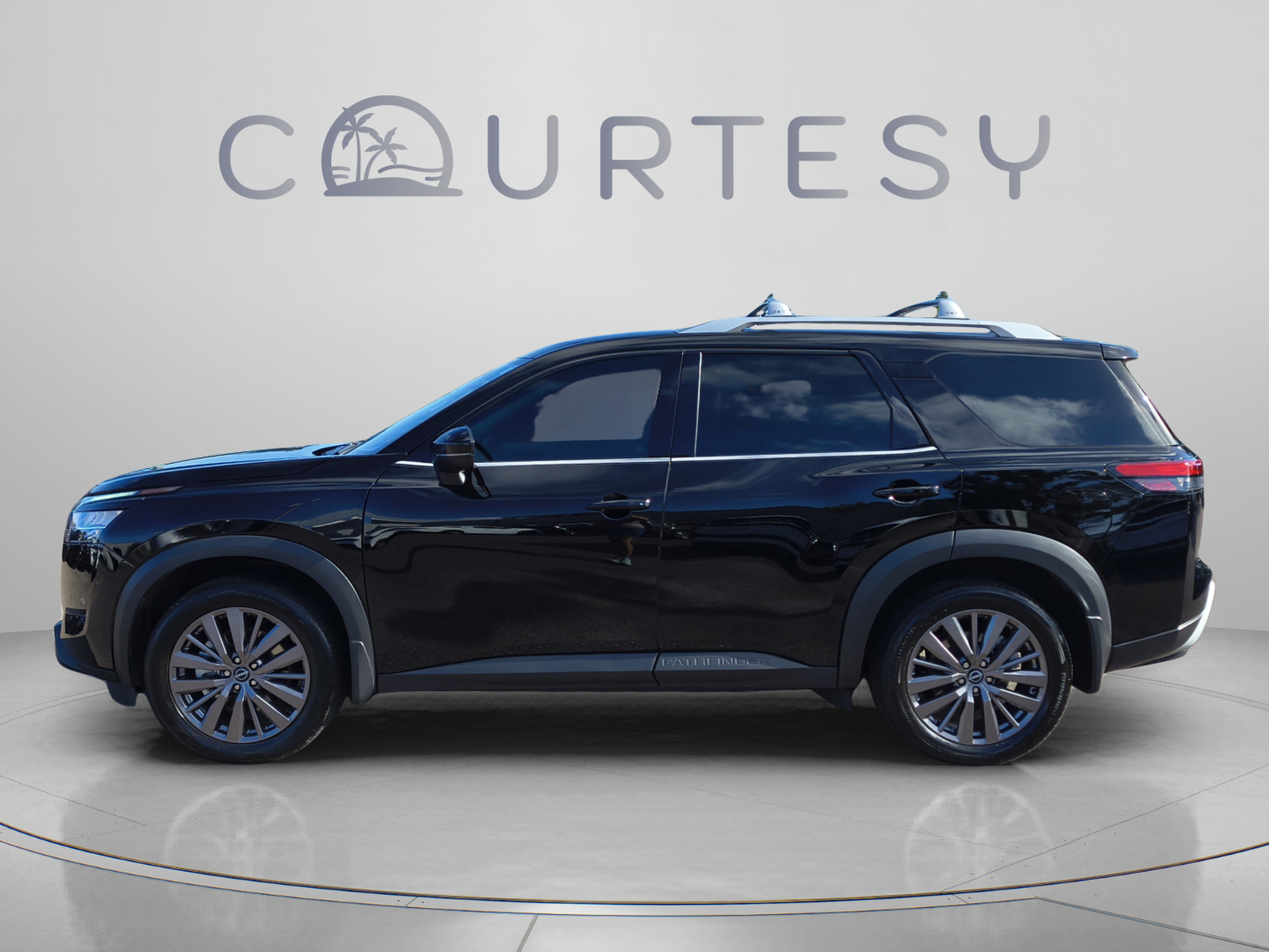 Certified 2023 Nissan Pathfinder SL w/ SL Premium Package FWD image 2