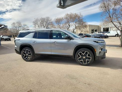 New 2026 Chevrolet Traverse High Country w/ LPO, Floor Liner Package AWD/4WD image 9