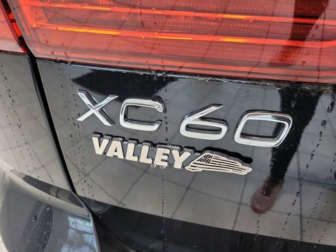 Used 2025 Volvo XC60 B5 Plus image 48