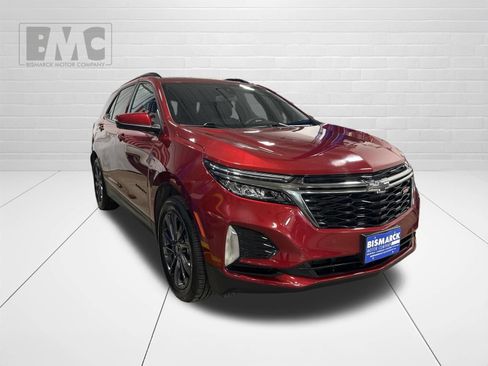 Used 2023 Chevrolet Equinox RS w/ RS Leather Package AWD/4WD image 2