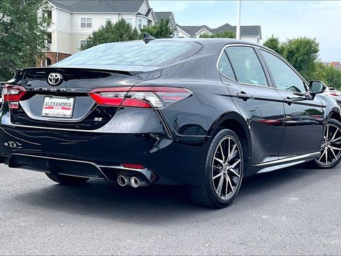 Used 2023 Toyota Camry SE FWD image 12