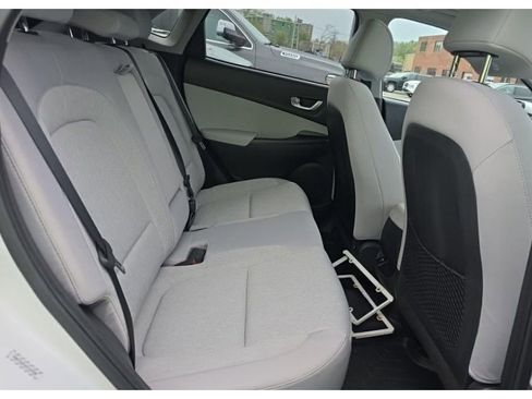 Used 2023 Hyundai Kona SEL w/ Cargo Package FWD image 6