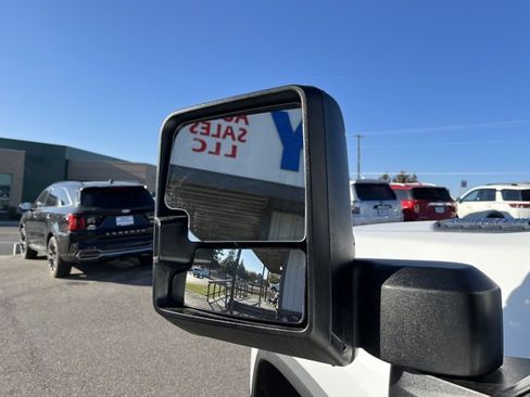 Used 2024 Chevrolet Silverado 2500 LT w/ Convenience Package image 22