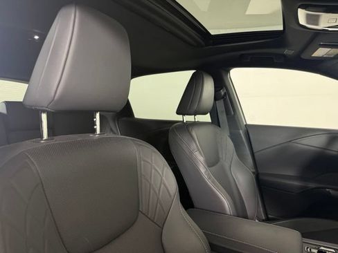 Used 2025 Lexus RX 350 Premium w/ Accessory Package (Z1) FWD image 19