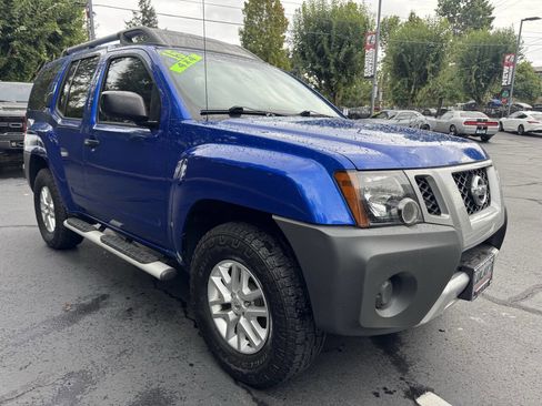 Used 2015 Nissan Xterra X image 6
