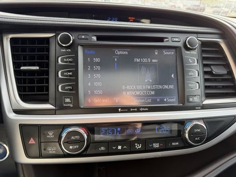 Used 2016 Toyota Highlander Limited image 14