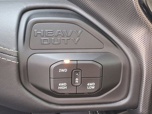 Used 2025 RAM 2500 Limited AWD/4WD image 27