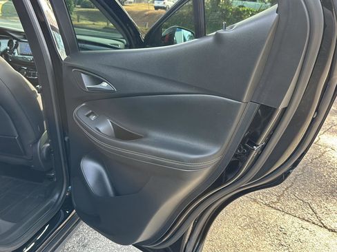 Used 2022 Buick Encore GX Essence image 13