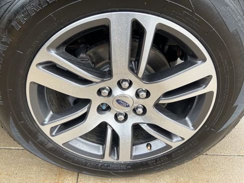Used 2023 Ford Expedition Limited AWD/4WD image 8