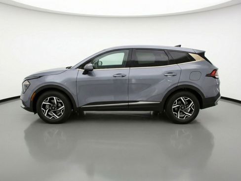 Used 2025 Kia Sportage LX FWD image 5
