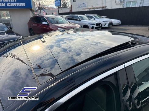 Used 2025 Mercedes-Benz C 300 4MATIC Sedan image 14